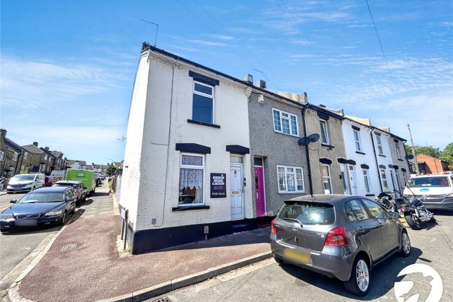 Dongola Road, Rochester, Kent, ME2 2 bed terraced house for sale