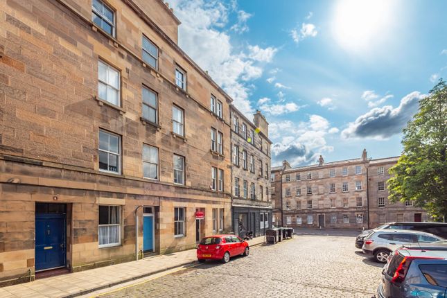 3/6 (3F2) Summerhall Square... 2 bed flat for sale