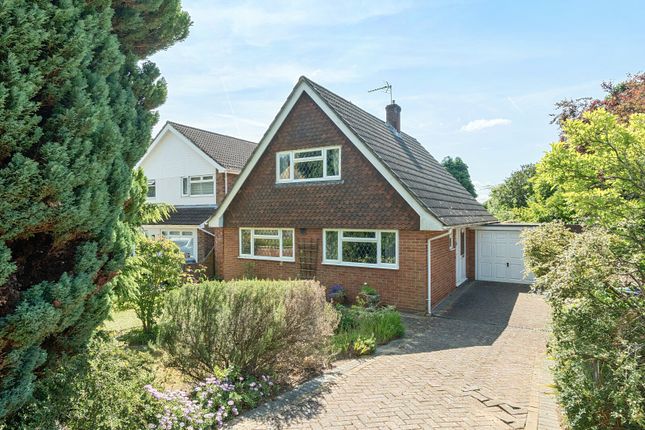 Beam Hollow, Farnham, GU9 3 bed detached house for sale