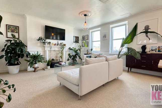 Clifton Gardens, Folkestone, Kent... 2 bed flat for sale