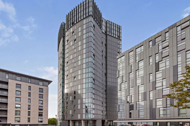 2302, 19 Plaza Boulevard L8 3 bed flat for sale