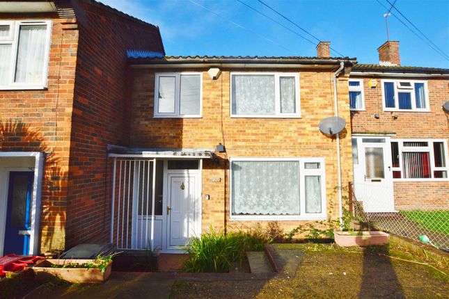Long Readings Lane, Slough 3 bed terraced house for sale