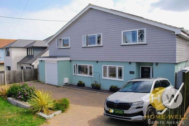 5 bed detached house