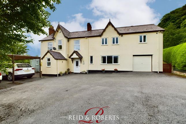 5 bed detached house