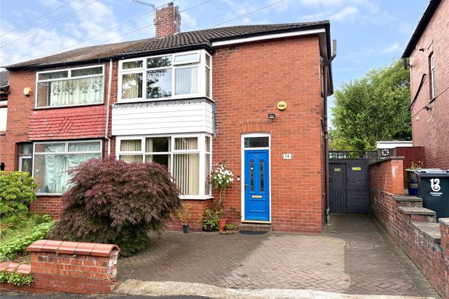 Kestrel Avenue, Clarksfield, Oldham, OL4 3 bed end of terrace house for sale