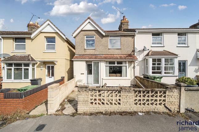Ferndale Road, Swindon, SN2 3 bed end of terrace house for sale