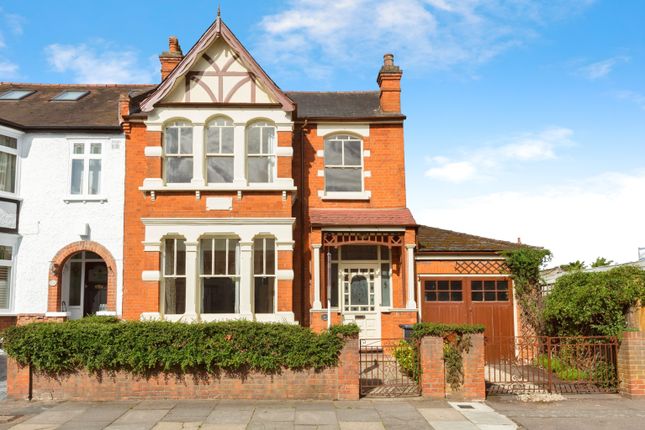 4 bedroom end of terrace house for sale