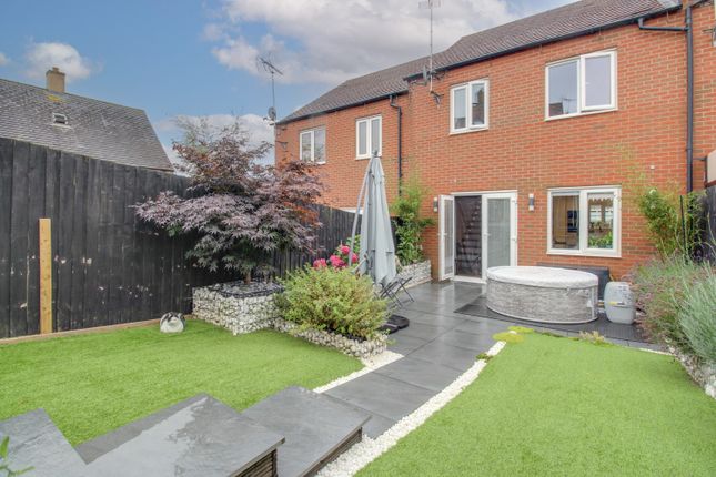 Raven Way, Leighton Buzzard, LU7 3 bed terraced house for sale
