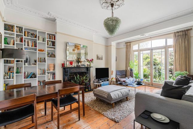 London 2 bed flat for sale