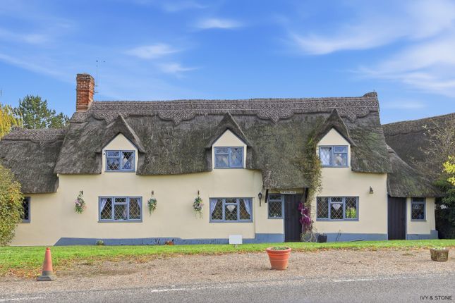 The Broadway, Dunmow, Essex, CM6 3 bed detached house for sale