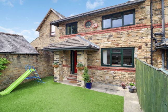 4 WELLFIELD COURT, MARSH, HUDDERSFIELD 3 bed terraced house for sale