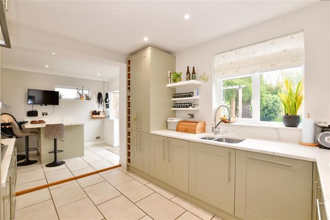 Maidstone Road, Marden, Tonbridge, Kent 3 bed detached house for sale