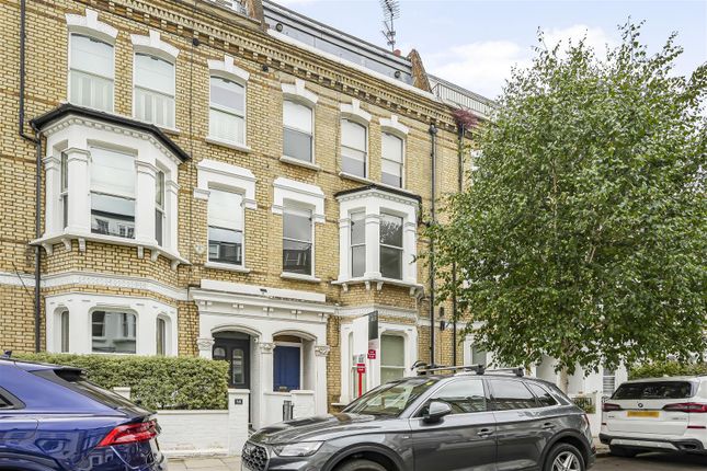3 bedroom flat for sale