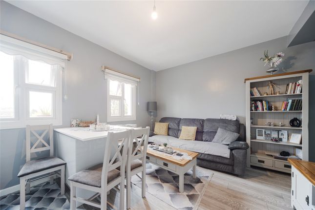 Grand Parade, London, N4 1 bed apartment for sale