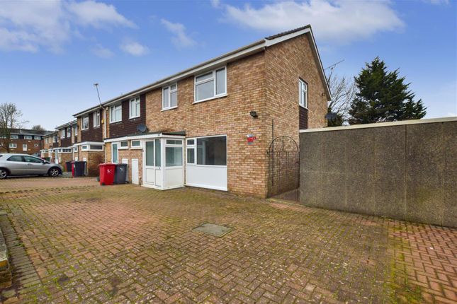 Birch Grove, Slough 4 bed end of terrace house for sale
