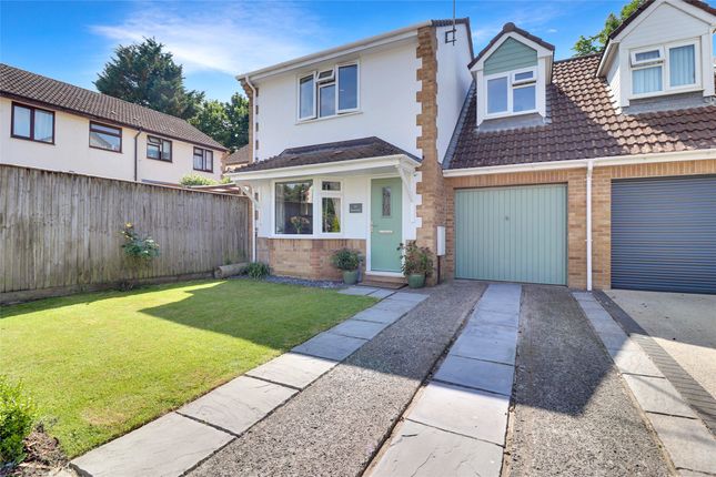 3 bedroom link detached house for sale
