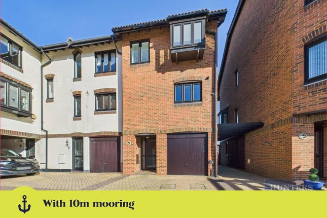 Calshot Court, Ocean Village, SO14 3 bed house for sale