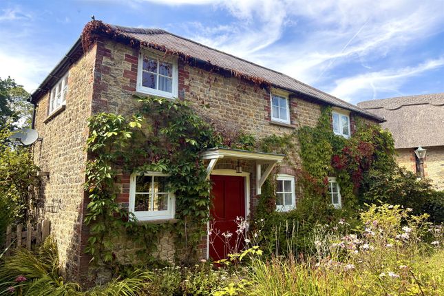 Stream Lane, Nutbourne, West Sussex... 2 bed cottage for sale