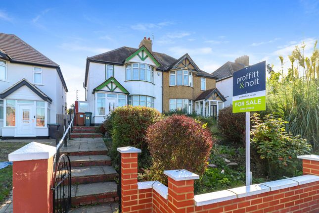 Station Road, Kings Langley, WD4 2 bed semi