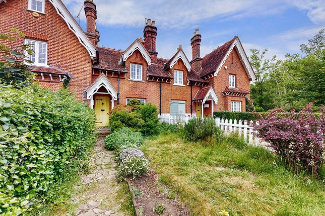 Little Common, Stanmore, HA7 2 bed terraced house for sale