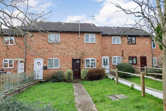 Buchans Lawn, Crawley 2 bed terraced house for sale