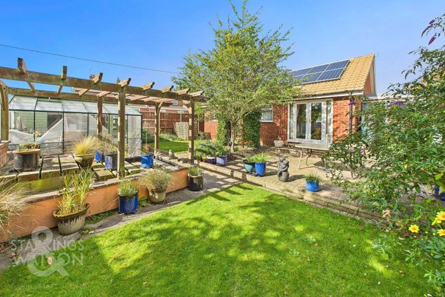 Park Close, Norwich NR14 2 bed detached bungalow for sale