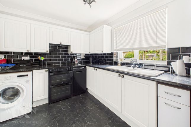 Sutton Crescent, Freethorpe, Norwich 2 bed detached bungalow for sale