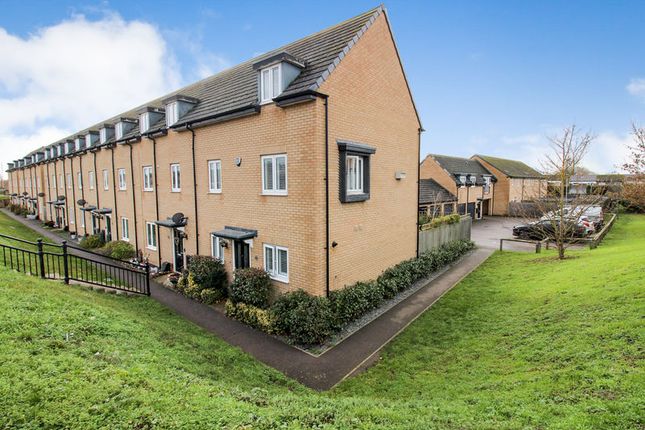 Station Road, Sandy SG19 4 bed end of terrace house for sale