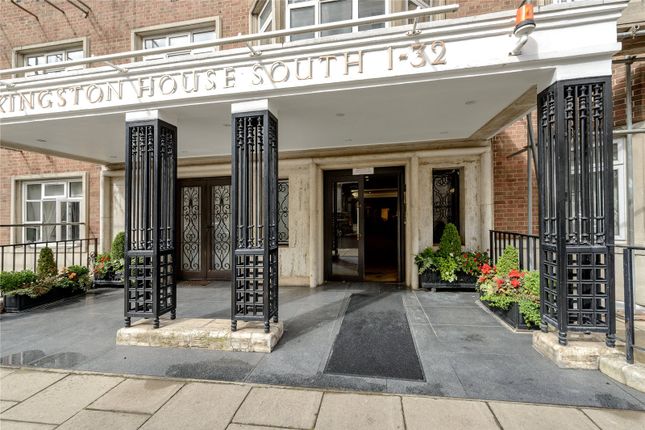 Ennismore Gardens, London, SW7 4 bed apartment for sale
