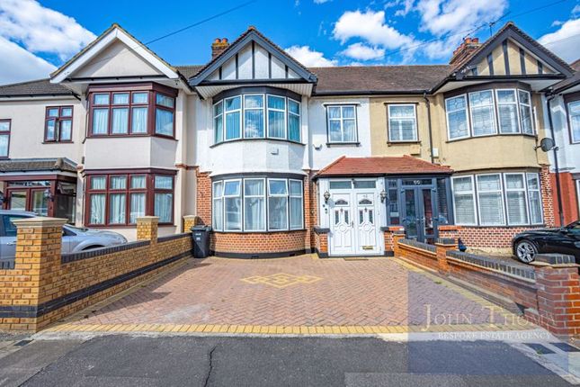 Glenthorne Gardens, Ilford IG6 3 bed semi