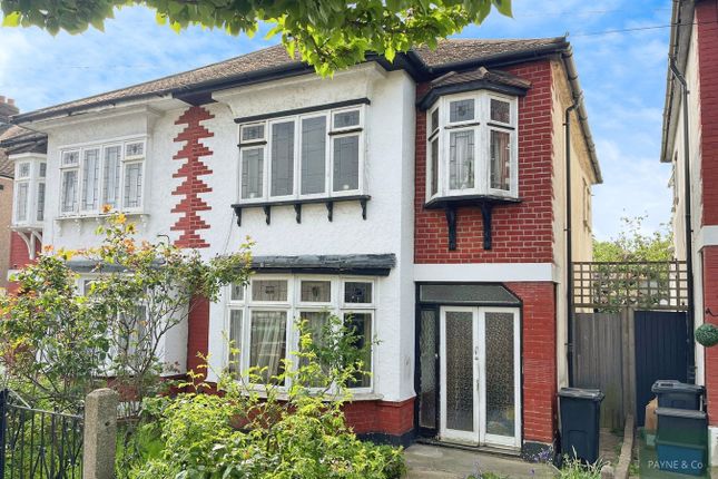 Katherine Gardens, HAINAULT, IG6 3 bed semi