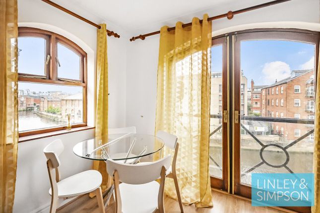 RIVERSIDE COURT, LEEDS, UK, LS1 2 bed flat for sale