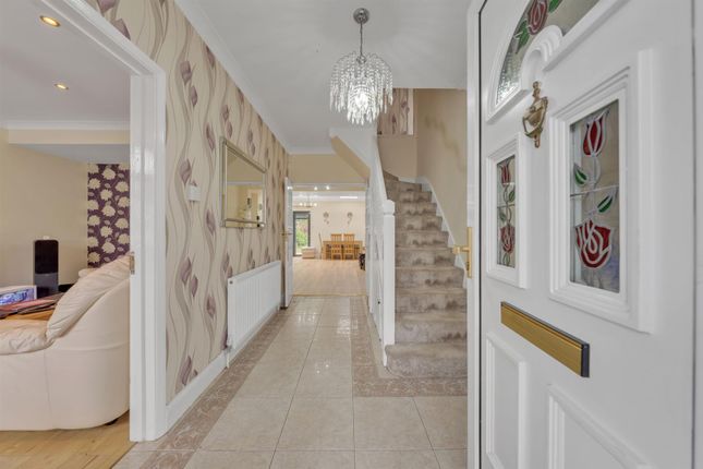 6 bed semi-detached house