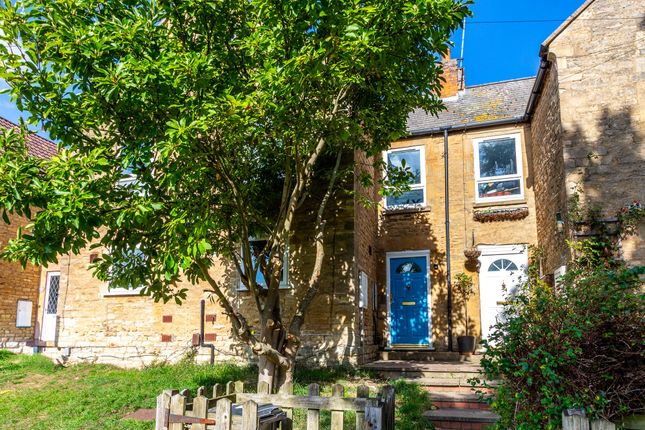 Red Row, Raunds NN9 2 bed terraced house for sale