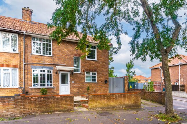 6 bedroom semi-detached house for sale