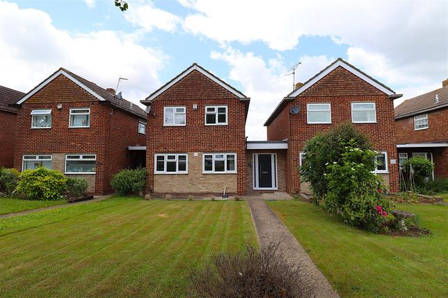 3 bedroom link detached house for sale