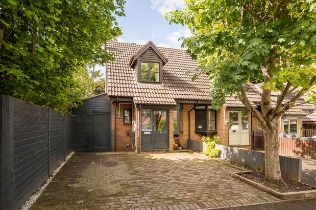 2 bedroom mews property for sale