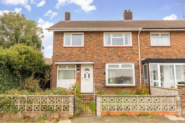 Cuckmere Crescent, Crawley RH11 3 bed end of terrace house for sale