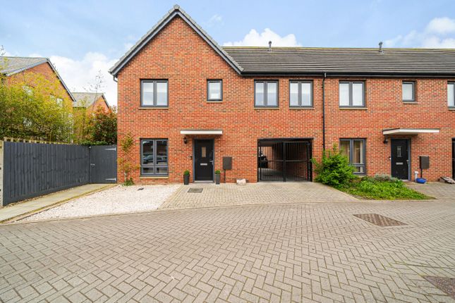 Jelley Way, Surrey GU22 4 bed end of terrace house for sale