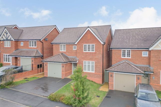 Dunlin Drive, Cannock WS11 4 bed detached house for sale