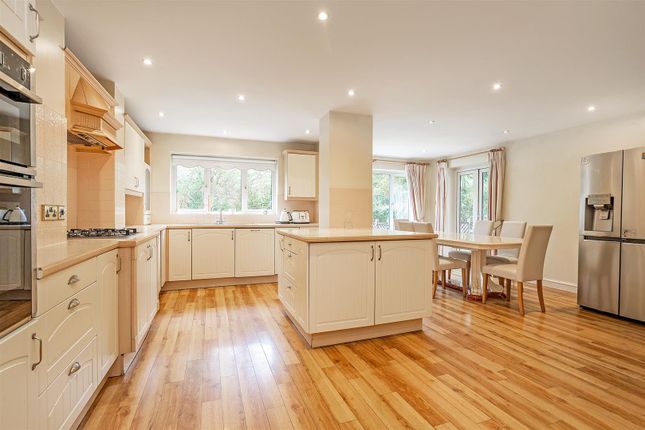 Hirdemonsway, Dickens Heath 6 bed detached house for sale