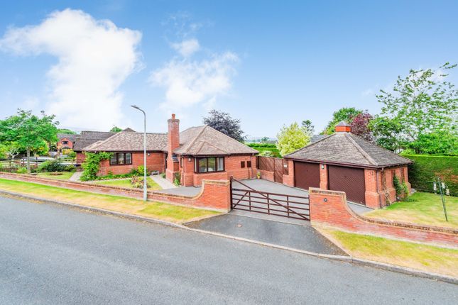 Limes Paddock, Shrewsbury SY5 3 bed detached bungalow for sale