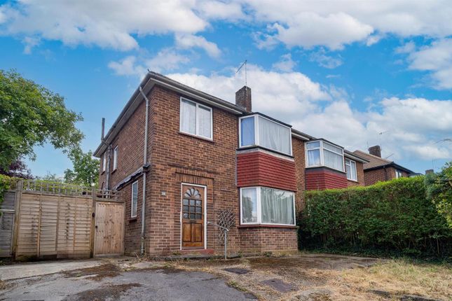 Masefield Avenue, Borehamwood WD6 3 bed semi