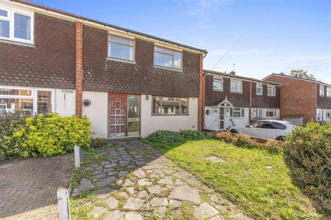 Harries Way, Holmer Green HP15 3 bed end of terrace house for sale