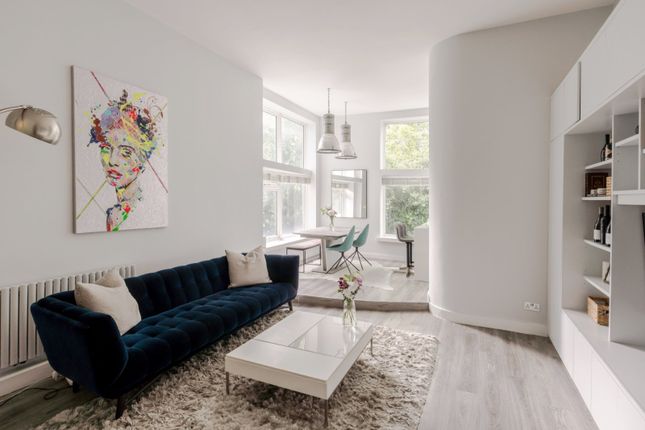 Arundel Gardens, Notting Hill 2 bed flat for sale