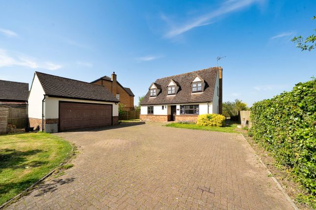 Elizabeth Court, Henlow, SG16 4 bed detached house for sale