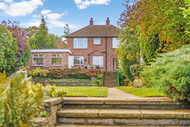 Buckles Way, Banstead 3 bed detached house for sale