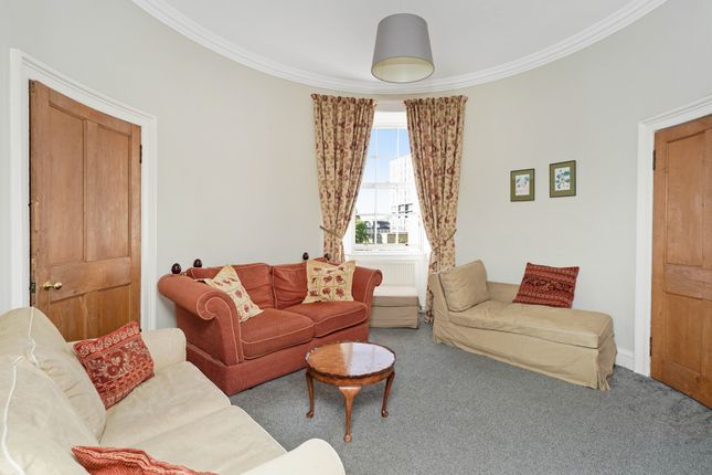 3 bedroom flat for sale