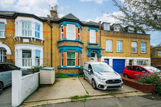 Cambridge Road, Wanstead 2 bed flat for sale