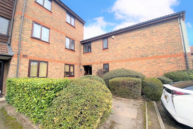 Hounslow, TW5 1 bed flat for sale